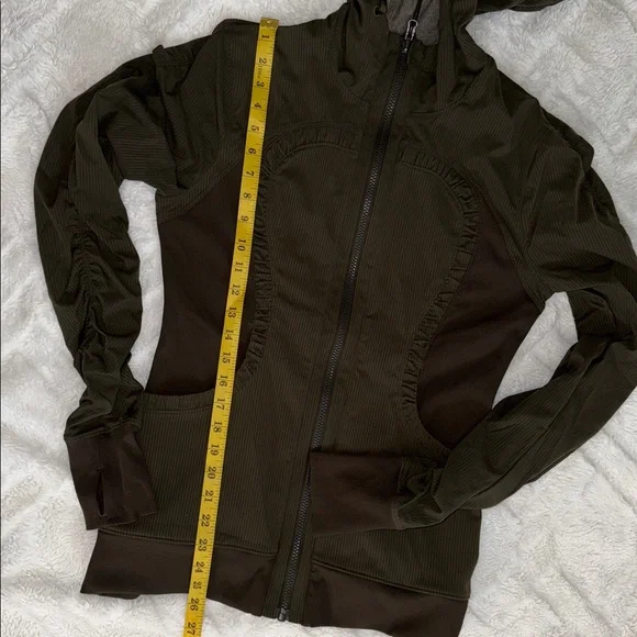 Lululemon Dance studio jacket III reversible w/ hood, women’s Jacket size 8. - Picture 11 of 11